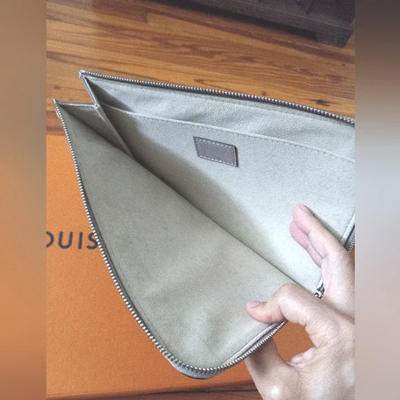 Louis Vuitton pochette - Picture 8 of 16